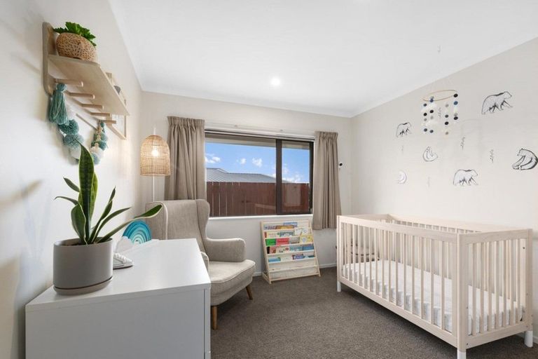 Photo of property in 22 Havana Rise, Grenada Village, Wellington, 6037