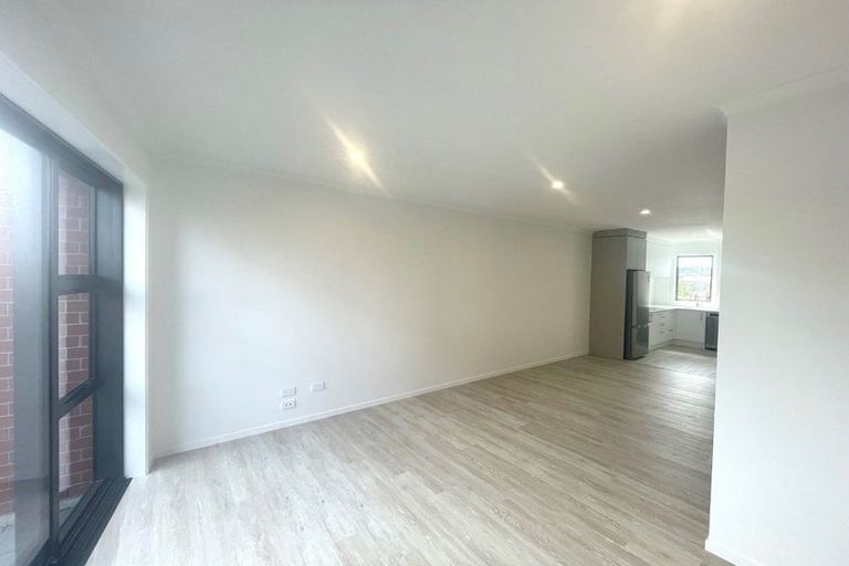 Photo of property in 25 Erina Road, Wiri, 2104