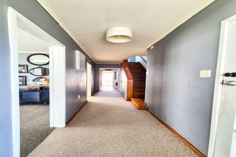 Photo of property in 35 Ross Crescent, Fairfield, Hamilton, 3214