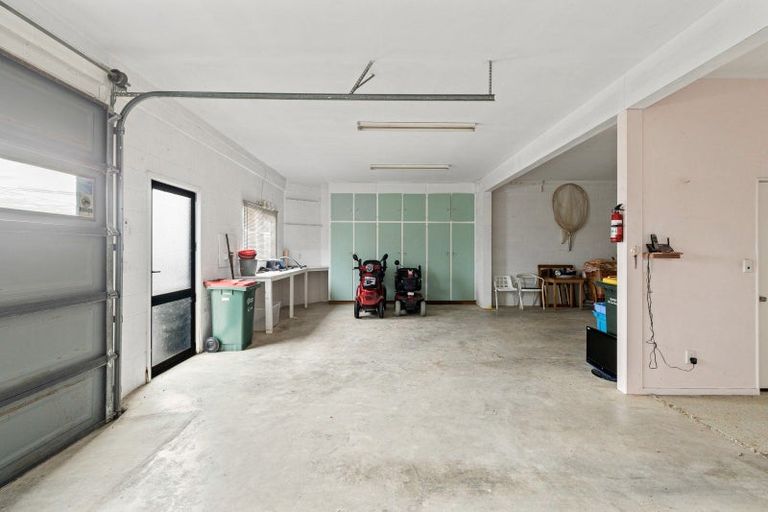 Photo of property in 47 Paynters Avenue, Strandon, New Plymouth, 4312