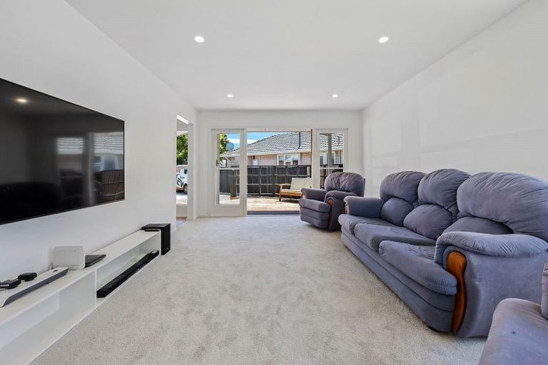 Photo of property in 19 Martbern Crescent, Bishopdale, Christchurch, 8053