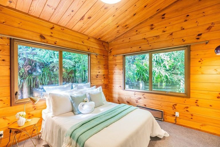 Photo of property in 7 Miromiro Road, Normandale, Lower Hutt, 5010