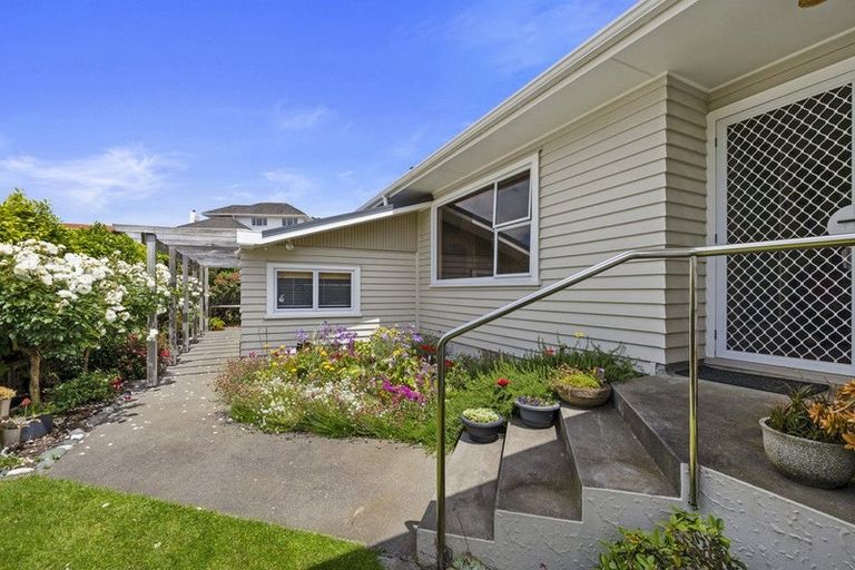 Photo of property in 410 Devon Street West, Lynmouth, New Plymouth, 4310