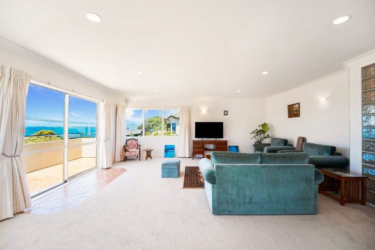 Photo of property in 2/89 Aberdeen Road, Castor Bay, Auckland, 0620