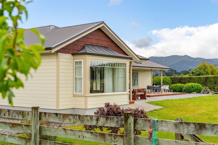 Photo of property in 104a Mannings Road, Carrington, Carterton, 5791