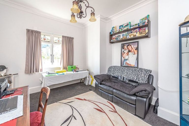 Photo of property in 9 Great North Road, Saint Johns Hill, Whanganui, 4501