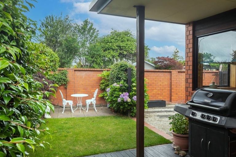 Photo of property in 9 Clyde Road, Upper Riccarton, Christchurch, 8041