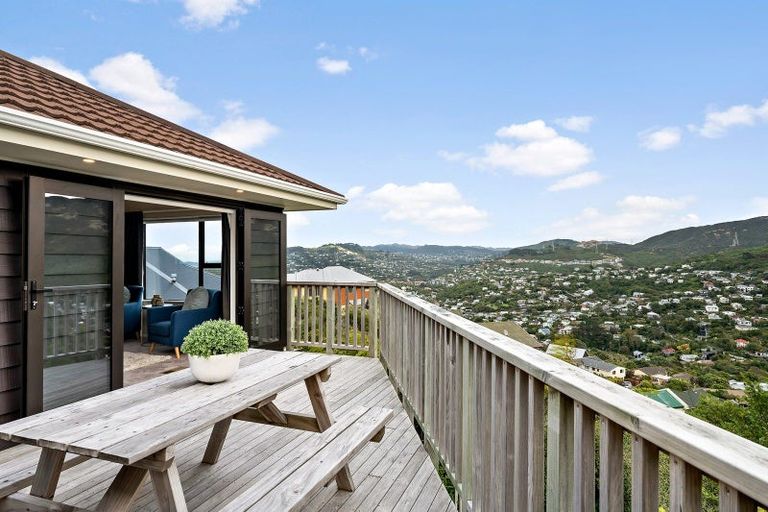 Photo of property in 25 Satara Crescent, Khandallah, Wellington, 6035