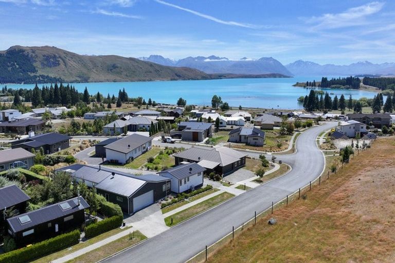 Photo of property in 33 Mistake Drive, Lake Tekapo, 7999