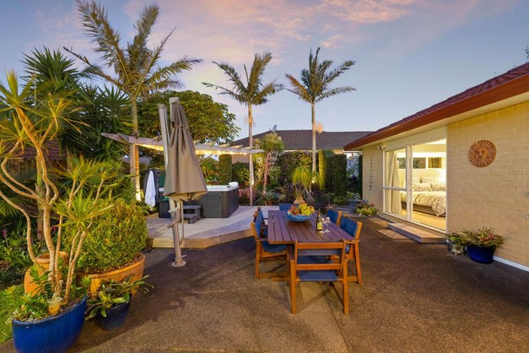 Photo of property in 136 Kilkenny Drive, East Tamaki Heights, Auckland, 2016