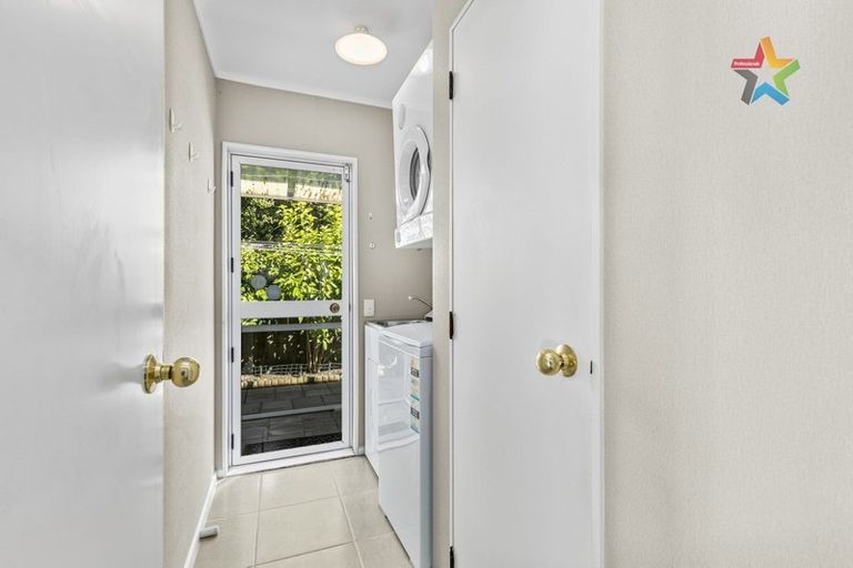 Photo of property in 4/169 Whites Line East, Waiwhetu, Lower Hutt, 5010