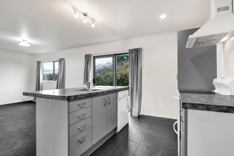 Photo of property in 15b Queens Road, Glen Avon, New Plymouth, 4312