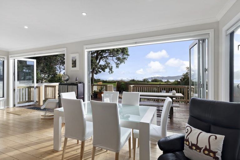 Photo of property in 55 Marine Parade, Paraparaumu Beach, Paraparaumu, 5032