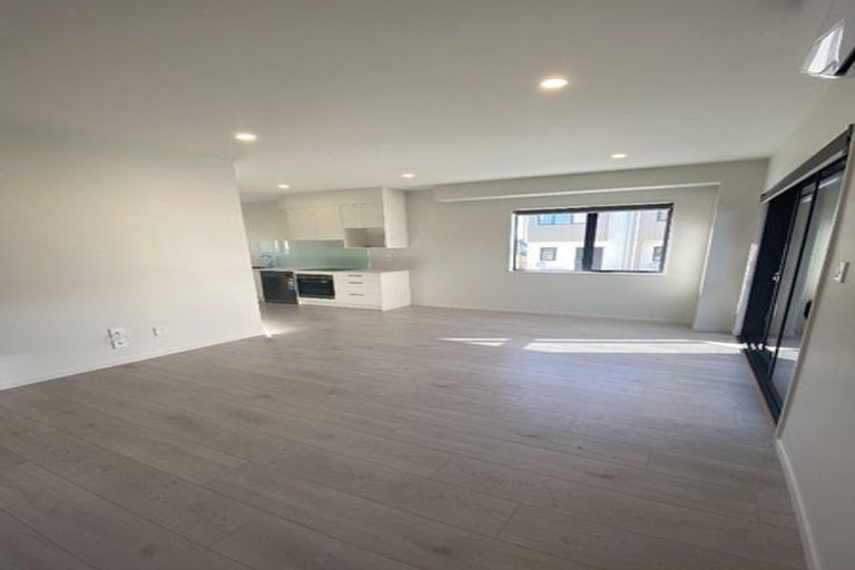 Photo of property in 5/39 Renata Crescent, Te Atatu Peninsula, Auckland, 0610