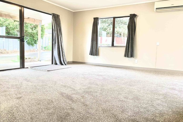 Photo of property in 2/23 Rata Street, New Lynn, Auckland, 0600