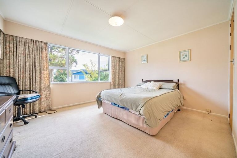 Photo of property in 6 Pencarrow Crescent, Wainuiomata, Lower Hutt, 5014