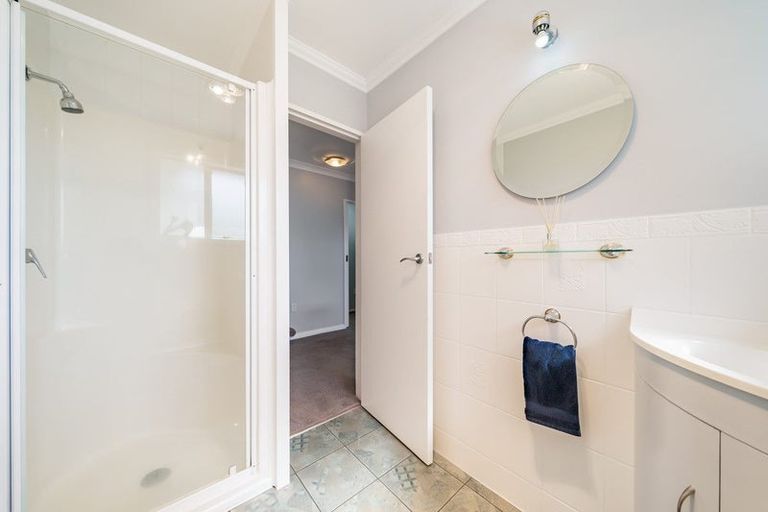 Photo of property in 77 Sunbrae Drive, Silverstream, Upper Hutt, 5019