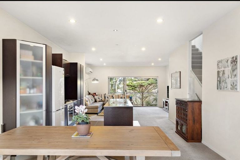 Photo of property in 76c Edmonton Road, Henderson, Auckland, 0612