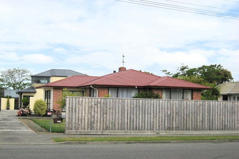 Photo of property in 1/26 Cutts Road, Russley, Christchurch, 8042
