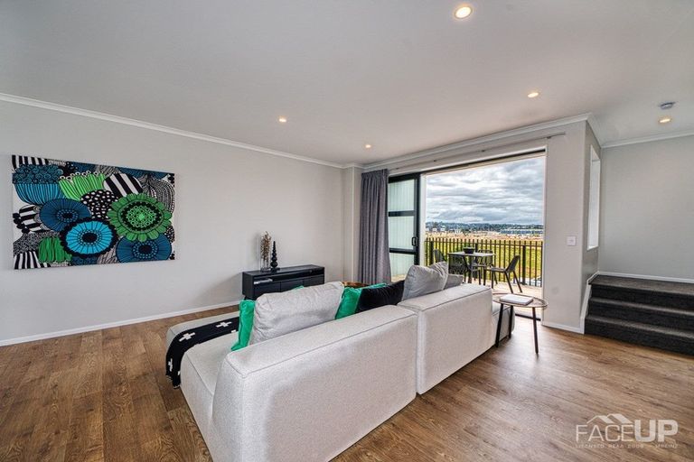 Photo of property in 87 Glidepath Road, Hobsonville, Auckland, 0616