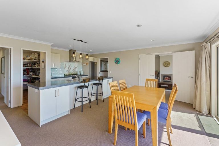 Photo of property in 52 Harakeke Road, Te Horo, Otaki, 5581