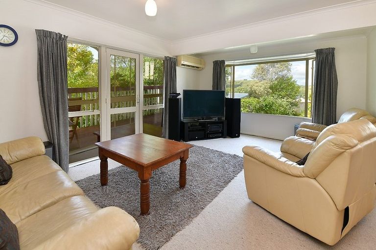 Photo of property in 7 Amberly Rise, Helensville, 0800