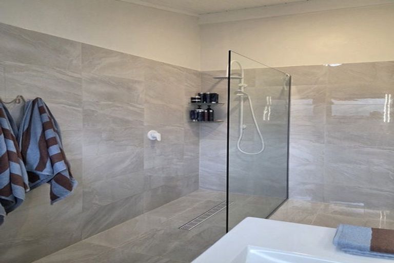 Photo of property in 73 Mcfarlane Street, Oakura, 4314