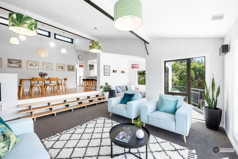 Photo of property in 6 Corrondella Grove, Belmont, Lower Hutt, 5010