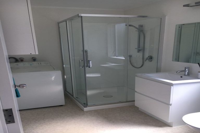 Photo of property in 23 Cave Road, Houghton Bay, Wellington, 6023