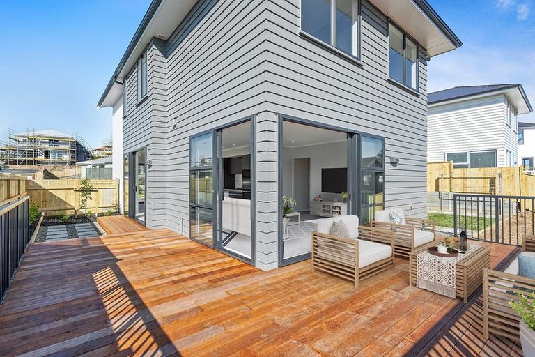 Photo of property in 22 Kuku Avenue, Red Beach, 0932