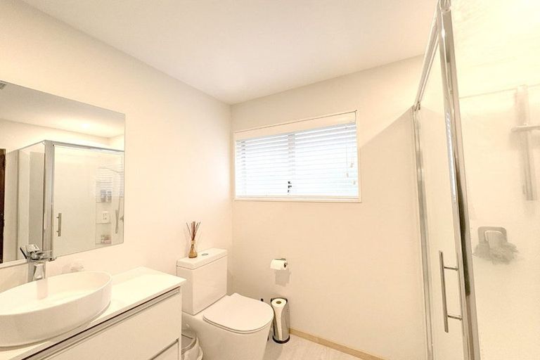 Photo of property in 19a Colchester Crescent, Newlands, Wellington, 6037