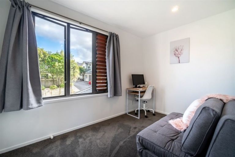 Photo of property in 5/11 The Avenue, Albany, Auckland, 0632