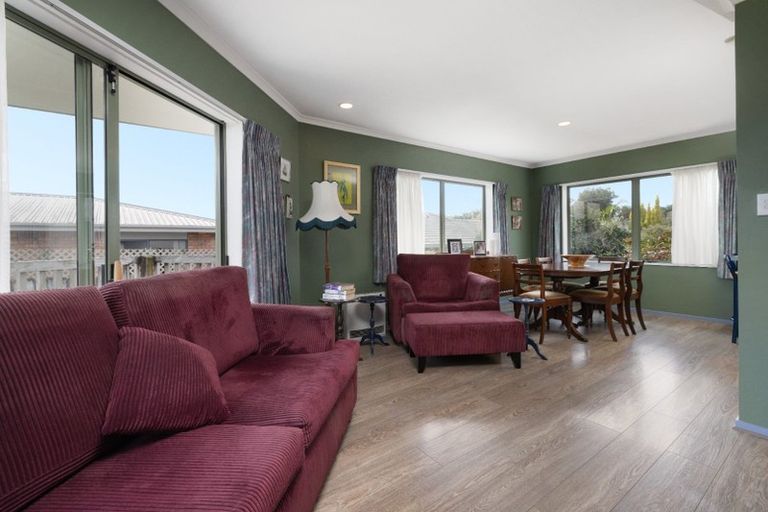 Photo of property in 5 Burnt Oak Drive, Pyes Pa, Tauranga, 3112