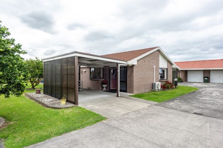 Photo of property in Orange Grove Flats, 25/549 Childers Road, Te Hapara, Gisborne, 4010