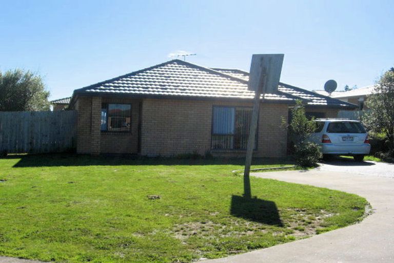 Photo of property in 10 Derryveagh Lane, Weymouth, Auckland, 2103