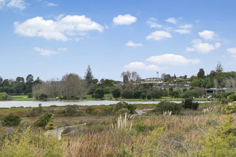 Photo of property in 5 Blenheim Place, Judea, 3110