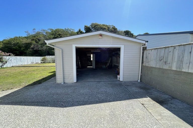 Photo of property in 64 Dover Road, Wainuiomata, Lower Hutt, 5014