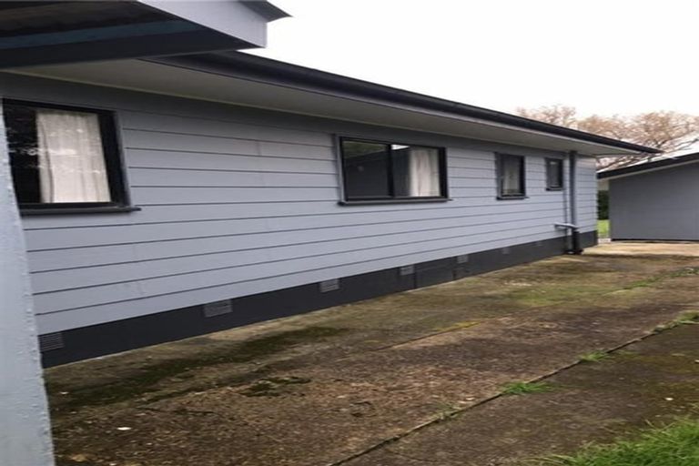 Photo of property in 30 Silverstone Place, Henderson, Auckland, 0612