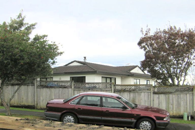 Photo of property in 11 Sandgate Avenue, Botany Downs, Auckland, 2010