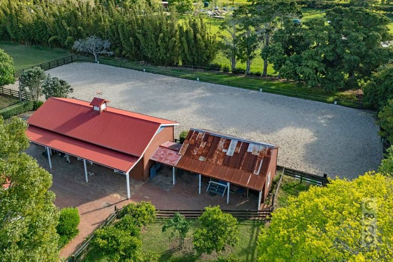 Photo of property in 218 Pomona Road, Kumeu, 0891