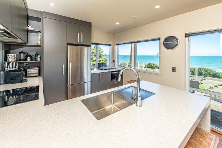 Photo of property in 18 Sunset Parade, Kai Iwi, Whanganui, 4574