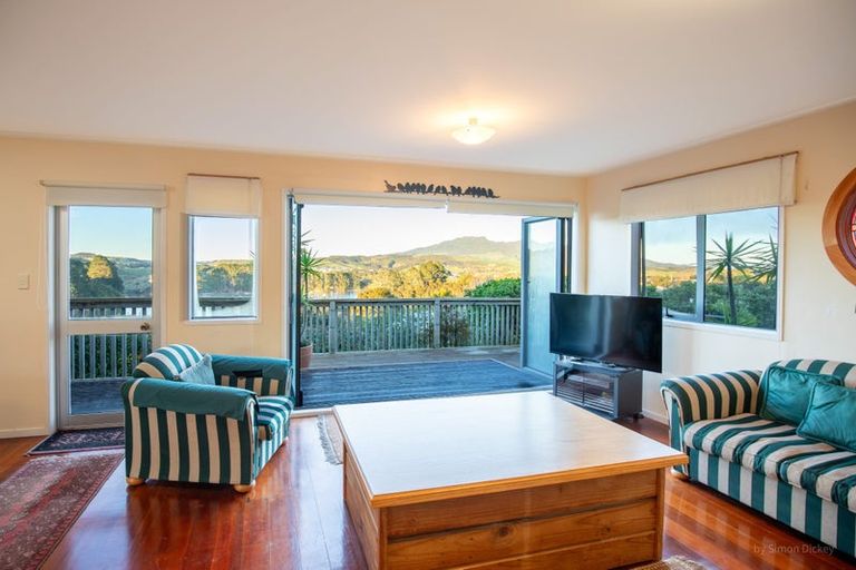 Photo of property in 4 Robertson Street, Raglan, 3225