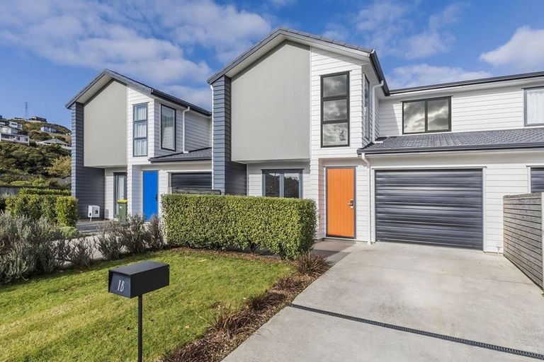 Photo of property in 1b Breakwater Way, Whitby, Porirua, 5024