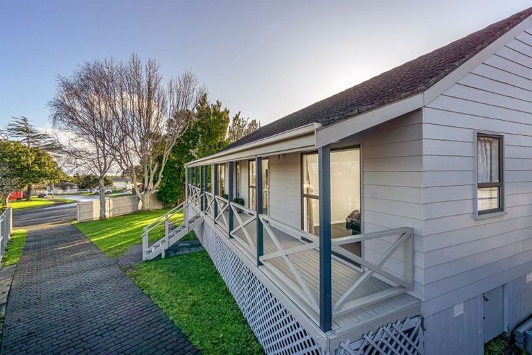 Photo of property in 62 Finlayson Avenue, Clendon Park, Auckland, 2103