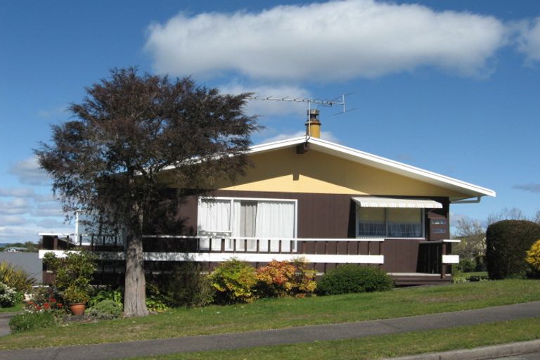 Photo of property in 2/9 Silich Street, Acacia Bay, Taupo, 3330