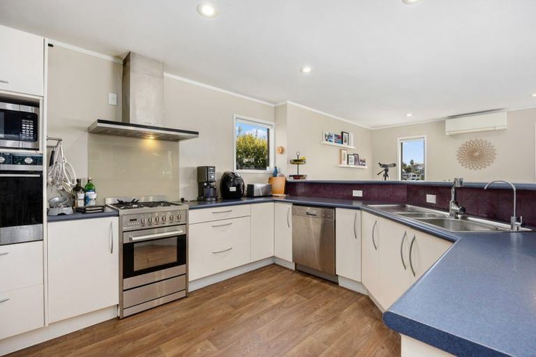 Photo of property in 12 Braemar Road, Rothesay Bay, Auckland, 0630