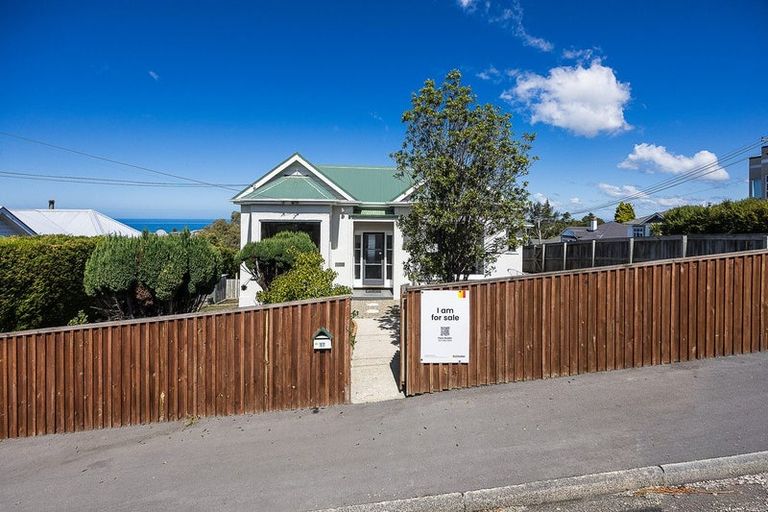 Photo of property in 17 Carnarvon Street, Belleknowes, Dunedin, 9011
