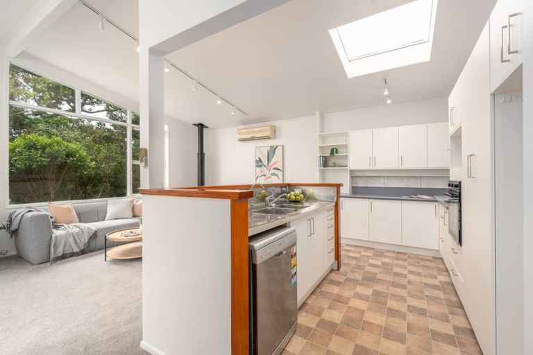 Photo of property in 5 Chudleigh Grove, Churton Park, Wellington, 6037