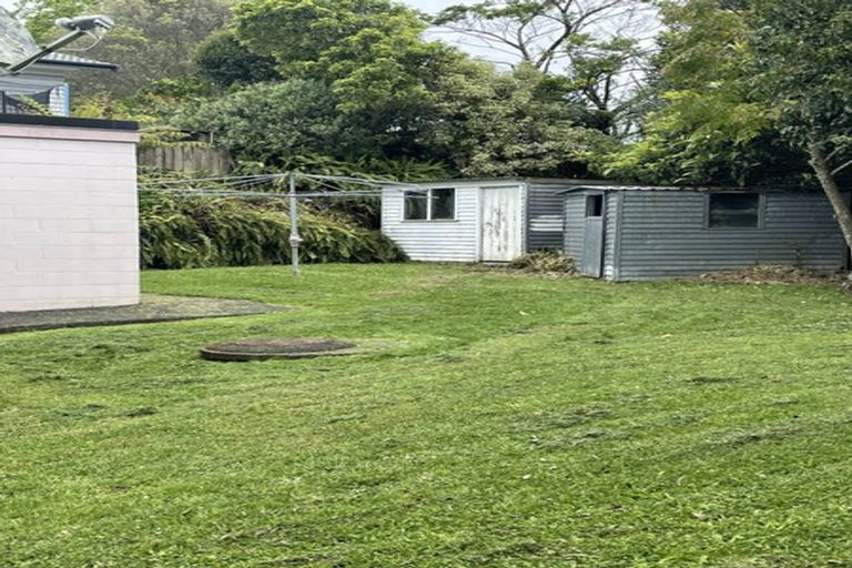 Photo of property in 14 Teviot Place, Totara Vale, Auckland, 0629