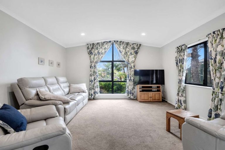 Photo of property in 2 Saxon Woods Drive, Rototuna North, Hamilton, 3210